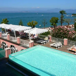 Riviera Hotel